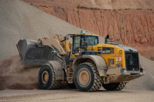 Wheel Loader dumping gravel with SDX-Compact OnTop