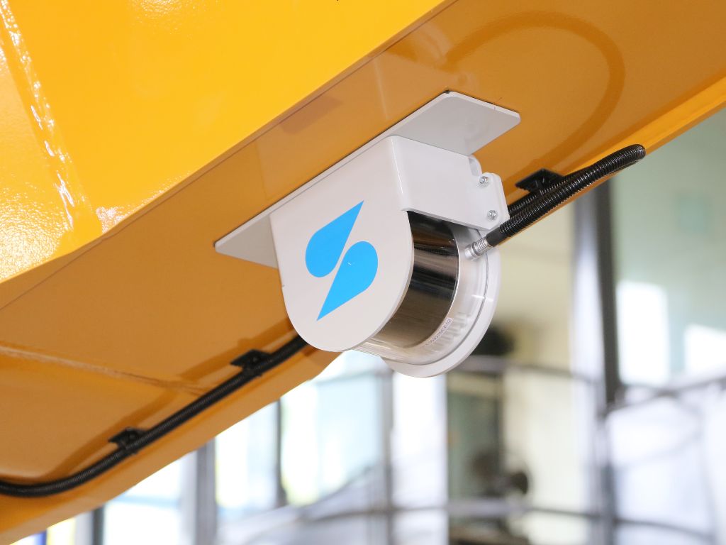 4DVision-LiDAR-Sensor montiert an Baumaschine für hochpräzise Geländeerkennung
